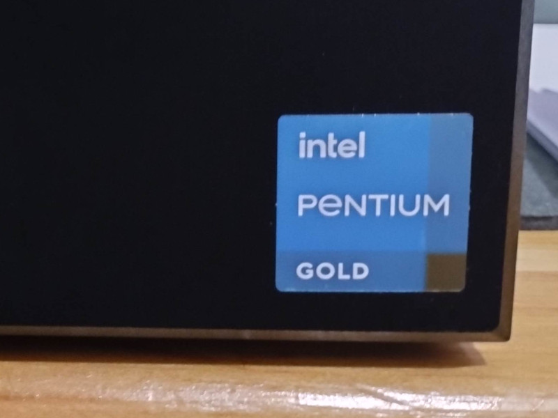 intel PENTIUM GOLDのシール